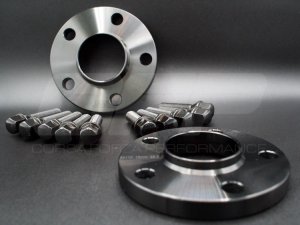 Maserati Grecale Wheel Spacers - CFP - 15mm - Black - set of 2 w/ extended bolts Maserati Grecale Wheel Spacers - CFP - 15mm - Black - set of 2 w/ extended bolts